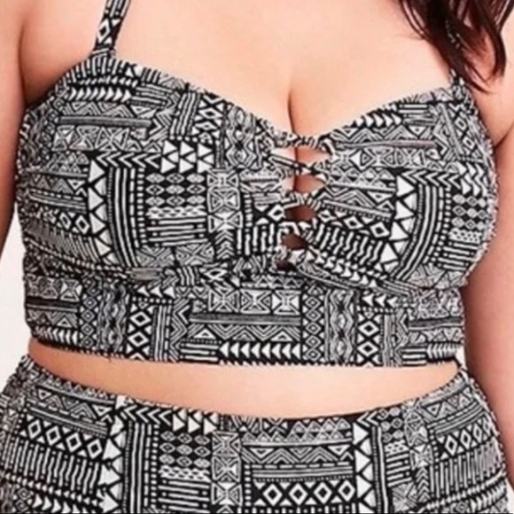 torrid Other - Torrid Black And White Geometric Bikini Top